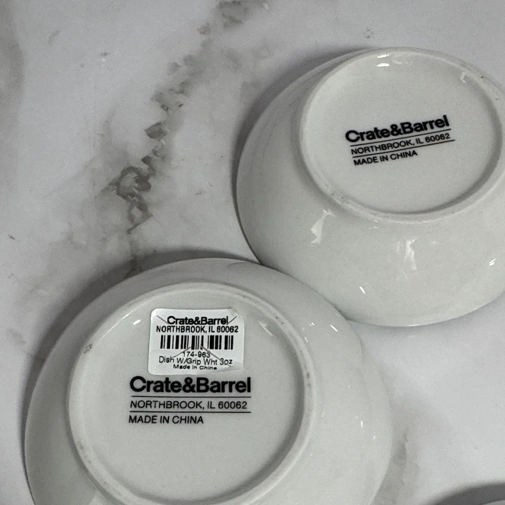 Crate&Barrel Sauce Bowls with Gold Bird Design. Brand New !!! (6)